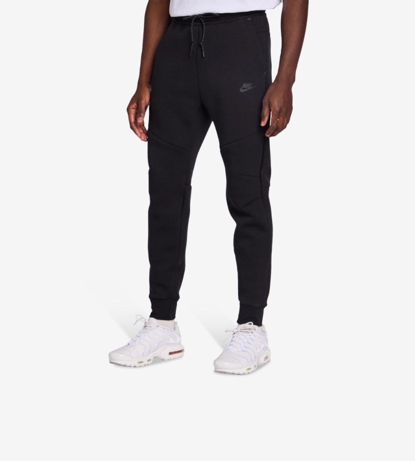 Joggings nike tech