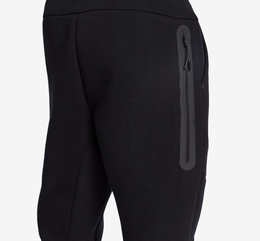 Joggings nike tech